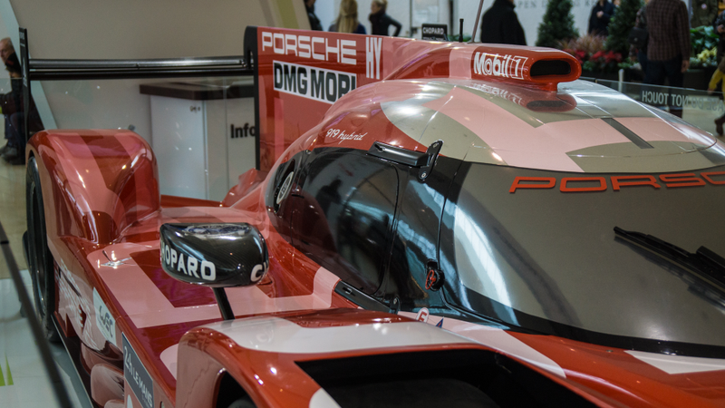 Illustration for article titled The Time Porsche Parked a 919 Inside a Mall